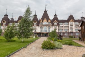 Отели, коттеджи и дома отдыха с бассейном в Подмосковье